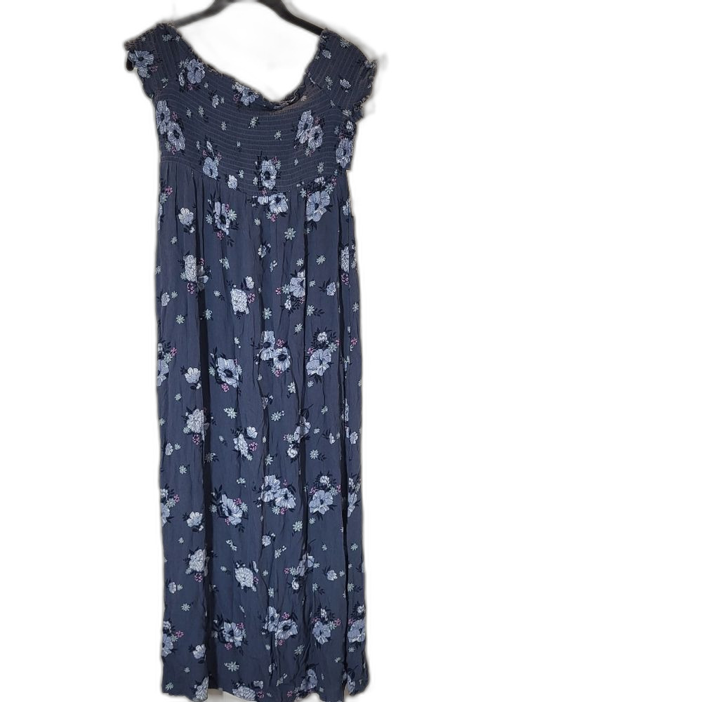 NEW Maxi Dress Size - Med